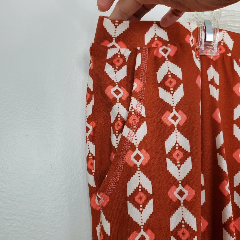 AnyBody Aztec Print Soft Cozy Pull-On Capri Lounge Pants With Pockets Size 3XP - Picture 3 of 10